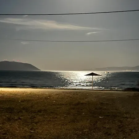 Sea View Apartment *